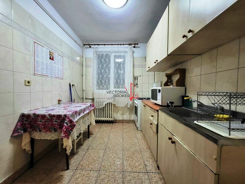 TITAN-BARAJE / 4 CAMERE / 2 BALCOANE / VEDERE MIXTA-LIBERA